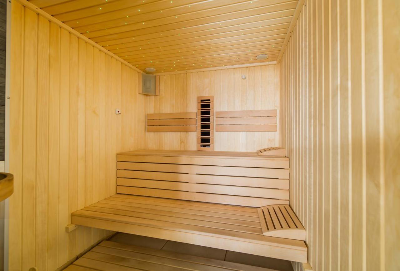 Summer Studio Spa N Pools Beach Resort Năvodari Extérieur photo